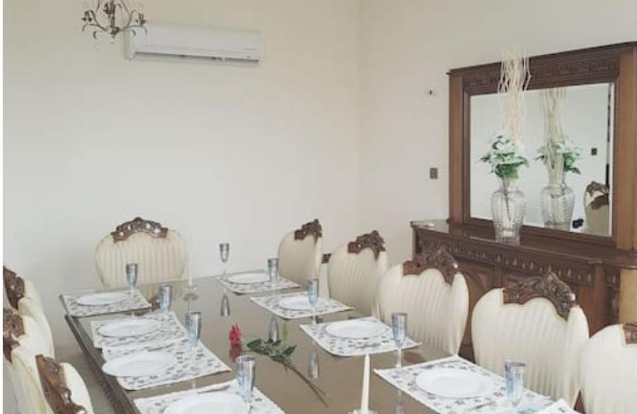 Larnaca Mansion Ideal For 3 Families Or More Exterior foto