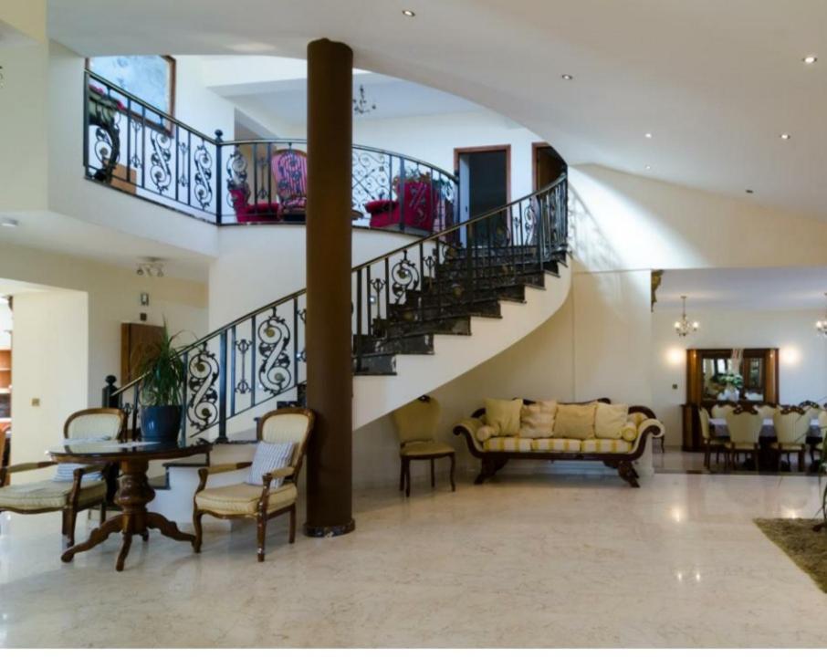 Larnaca Mansion Ideal For 3 Families Or More Exterior foto